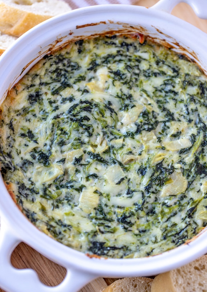 Cheesy Spinach and Artichoke Dip